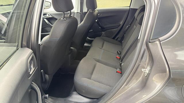 Peugeot 208 1.2 PureTech Active Style | Navi | Cruise control | Airco |