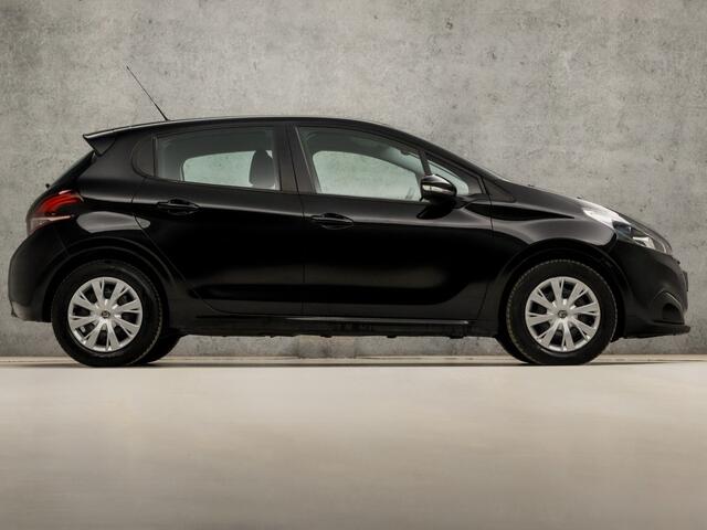Peugeot 208 1.2 PureTech Sport (APPLE CARPLAY, NAVIGATIE, CRUISE, SPORTSTOELEN, PARKEERSENSOREN, NIEUWE APK, NIEUWSTAAT)