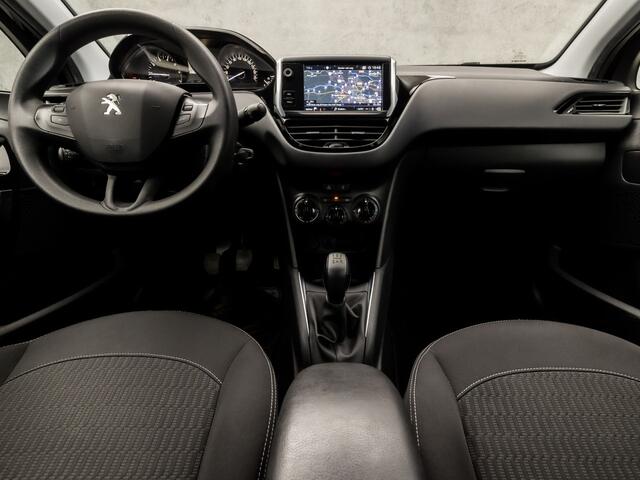 Peugeot 208 1.2 PureTech Sport (APPLE CARPLAY, NAVIGATIE, CRUISE, SPORTSTOELEN, PARKEERSENSOREN, NIEUWE APK, NIEUWSTAAT)