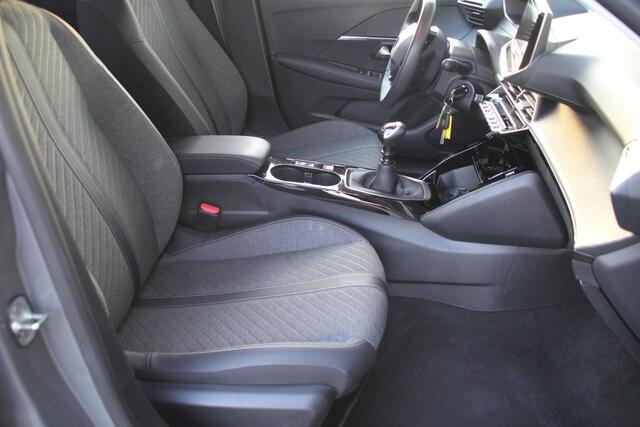 Peugeot 208 1.2 PureTech 100pk Allure Airco Carplay Rondom sensoren Nieuwstaat