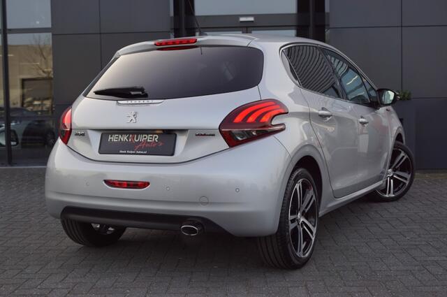 Peugeot 208 1.2 PureTech GT-line / Navi / PDC/ Camera / App-connect