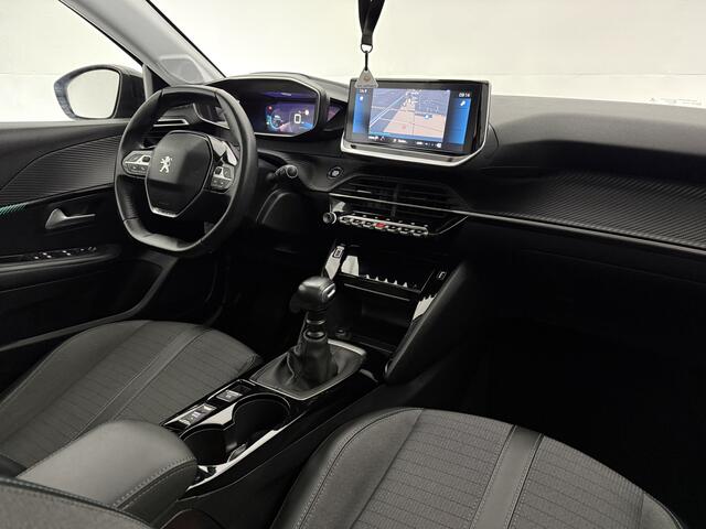 Peugeot 208 1.2 PureTech Allure | Pano | Camera | Virtual | Carplay | Trekhaak | Keyless | NAP