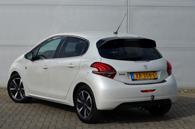 Peugeot 208 1.2 A/T TECH EDITION | AUTOMAAT | CLIMATE | TREKHAAK | CAMERA | 5-DEURS | ALL IN RIJKLAARPRIJS