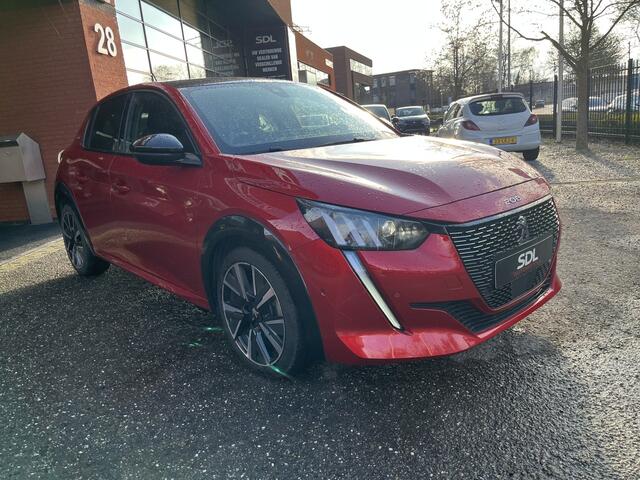 Peugeot 208 1.2 PureTech GT // FULL LED // HALF LEDER // DODEHOEK // 3D COCKPIT // CAMERA+SENSOREN // NAVI+CARPLAY //