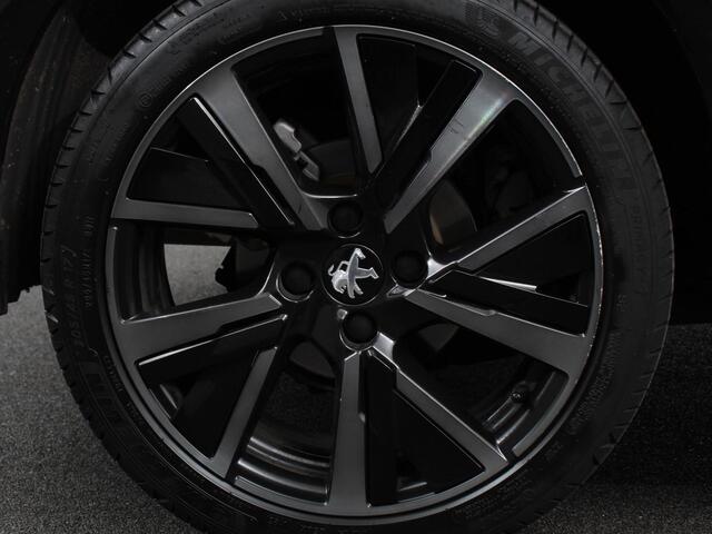 Peugeot 208 1.2 PureTech 100pk Automaat GT-Line Navigatie Apple Carplay/Android Auto Airco Parkeer sensoren Cruise Control Led Lichtmetalen Velgen