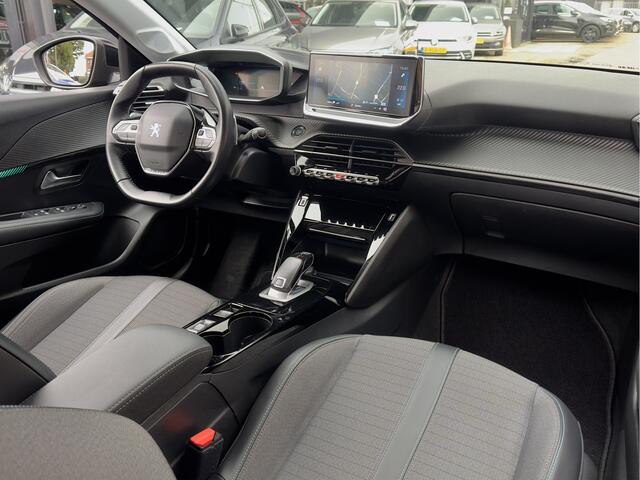 Peugeot 208 1.2 AUT8 BLUE ALLURE 24D.KM! LEDER NAVI CAMERA DIGI-DASH LED LMV PDC