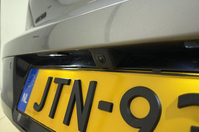 Peugeot 208 1.2 Hybrid 145 e-DCS6 GT | 18 Inch | Automaat | Achteruitrijcamera | Apple carplay | Voorstoelen verwarmd |