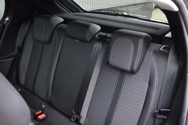 Peugeot 208 1.2 PureTech Allure 100pk Panoramadak, Camera, D.riem vervangen,