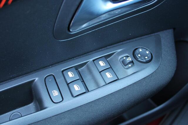 Peugeot 208 1.2 PureTech Active Pack Led/Navi/NL Auto!! 2648 KM !!!