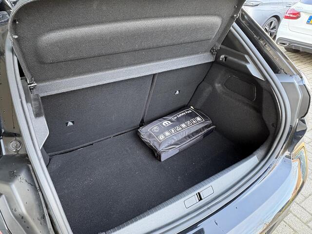 Peugeot 208 1.2T Automaat Active Pack | Dealeronderhouden | Navigatie | Parkeersensoren | Cruise Control | Weinig kilometers!