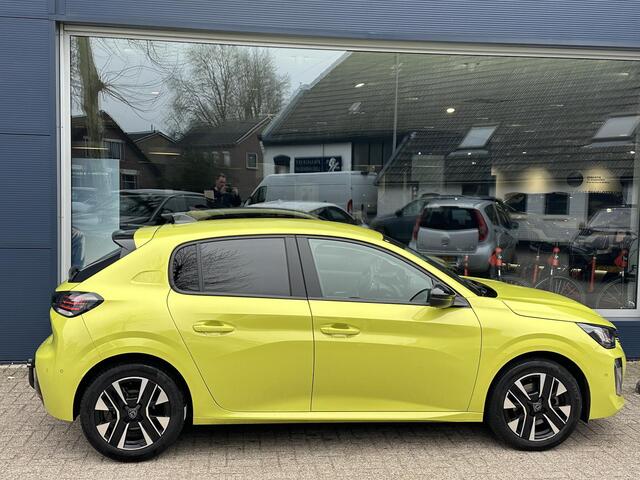 Peugeot 208 1.2 Turbo 100 PK Allure | Facelift Type | Trekhaak 1200 KG | Keyless Entry | Navigatie via Telefoon | 360 Graden Camera | Adaptieve Cruise Control | LED Verlichting | Stoelverwarming | Climate Control | Dode Hoek Detectie | Voor + Achter Parkeersensoren |