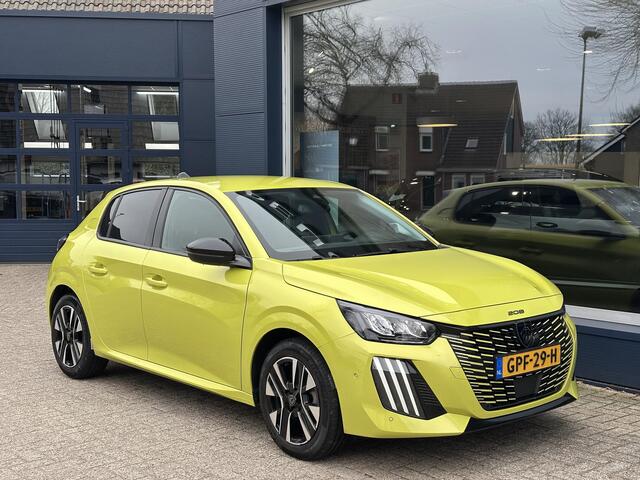Peugeot 208 1.2 Turbo 100 PK Allure | Facelift Type | Trekhaak 1200 KG | Keyless Entry | Navigatie via Telefoon | 360 Graden Camera | Adaptieve Cruise Control | LED Verlichting | Stoelverwarming | Climate Control | Dode Hoek Detectie | Voor + Achter Parkeersensoren |