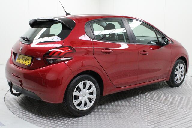 Peugeot 208 1.2 PureTech Blue Lion | trekhaak | airco | navi | carplay | pdc achter | cruise control | bluetooth telefoon