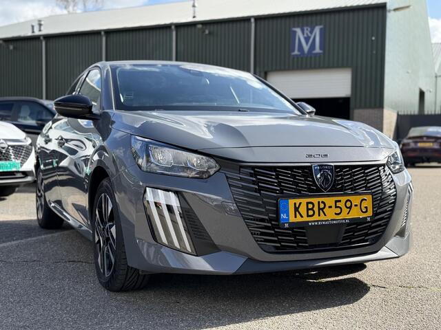 Peugeot 208 1.2 Hybrid 110 e-DCS6 Allure VAN ¤25.900,- NU VOOR SLECHTS ¤22.877,- Uw LENTEVOORDEEL ¤3.023,-FABRIEKSGARANTIE t/m 03-2027 | TOPSTAAT! | KEYLESS ENTRY | APPLE CARPLAY-ANDROID AUTO| PARKEERSENSOREN VOOR EN ACHTER |