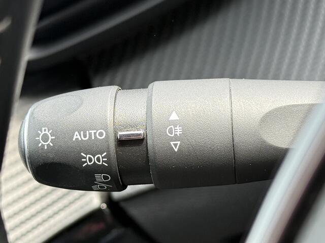 Peugeot 208 Model 2020 1.2 101 PK Blue Lease Allure HALF LEDER | CAMERA | VIRTUAL COCKPIT | CLIMA | NAVI | CRUISE | BLUETOOTH | PDC V+A | LMV 16 INCH | PRIV. GLAS | ISOFIX | MULTIFUNCT. STUUR