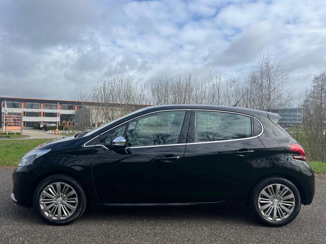Peugeot 208 1.2 PureTech Blue Lease Allure