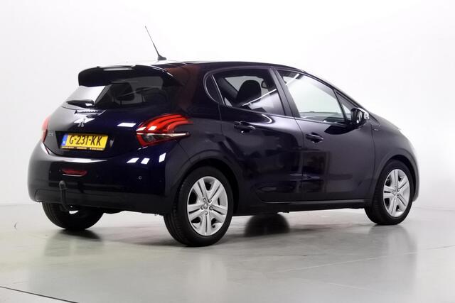 Peugeot 208 1.2 82pk Signature Connect Trekhaak NL NAP