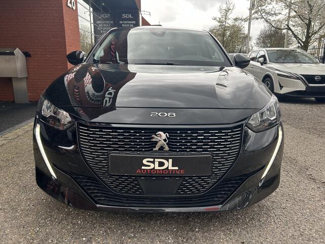 Peugeot 208 1.2 PureTech Allure Pack // LED // APPLE CARPLAY / ANDROID AUTO // CAMERA // PDC