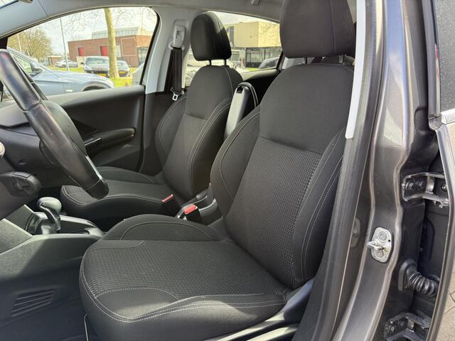 Peugeot 208 BWJ 2018 | 1.2T 111PK Tech Ed. AUTOMAAT | PANO DAK | CLIMA | NAVI | CAMERA A | CARPLAY | PRIVACY GLASS | PDC