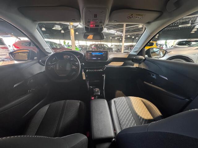 Peugeot 208 Hybrid 145pk e-DCS6 Allure Navigatie LMV Black Edtion Cruise Control Apple Care play