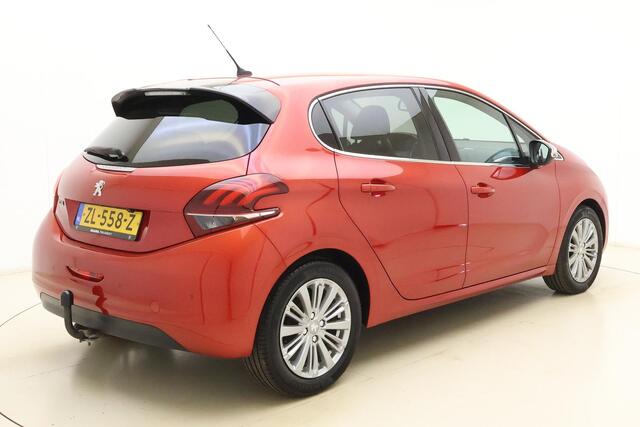 Peugeot 208 1.2 Turbo Allure 82 Pk | Trekhaak | Navigatie | Camera Achter | Cruise Control | Climate Control | LM-Velgen