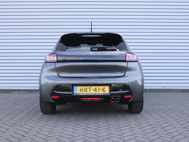 Peugeot 208 1.2 PureTech GT Pack | Stoelverwarming | Pano dak | Camera | Cruise adapt. | Dodehoek detectie | 17" LM | Navi | Clima | Leer/alcantara sportstoelen |