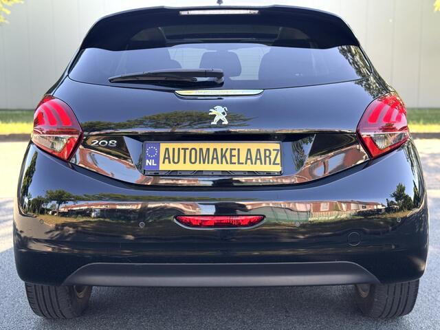 Peugeot 208 1.2 Puretech Allure NAVI PANO SFEER CARPLAY