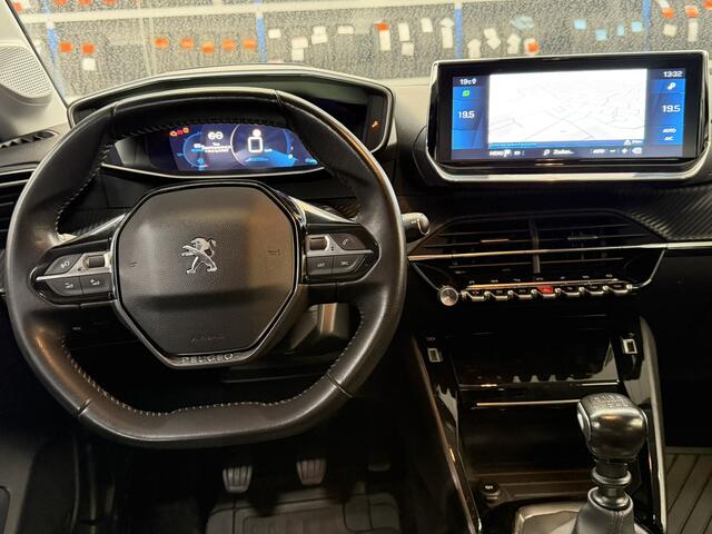 Peugeot 208 100 Pk Benzine Luxe Allure * Navigatie * Climate & Cruise Control * L.M. Velgen * Keyless Start * 1/2 Lederen Interieur * DAB Radio * Parkeersensoren * Vingerhoets; Vierde Generatie Eersteklas Service. Al meer dan 100 jaar een begrip in de Brabantse Kempe