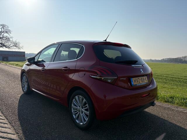 Peugeot 208 1.2 PURETECH GT-LINE / AUTOMAAT / PANO