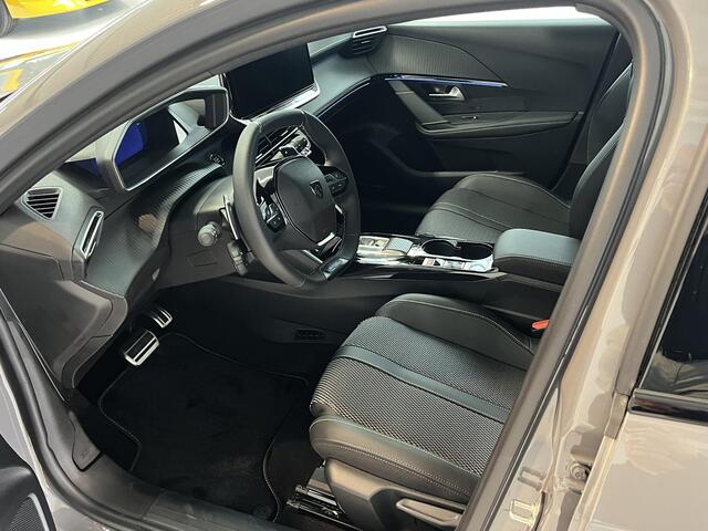 Peugeot 208 1.2 Hybrid 110 e-DCS6 GT Vision en navigation pack, Drive assist plus pack, Gris Selenium metaallak.