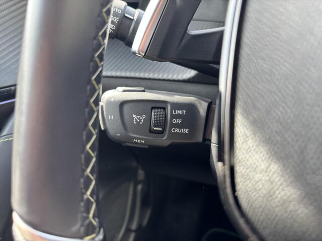 Peugeot 208 1.2 Hybrid 145 e-DCS6 GT | Rijklaar geleverd incl 12 maanden BOVAG garantie! |