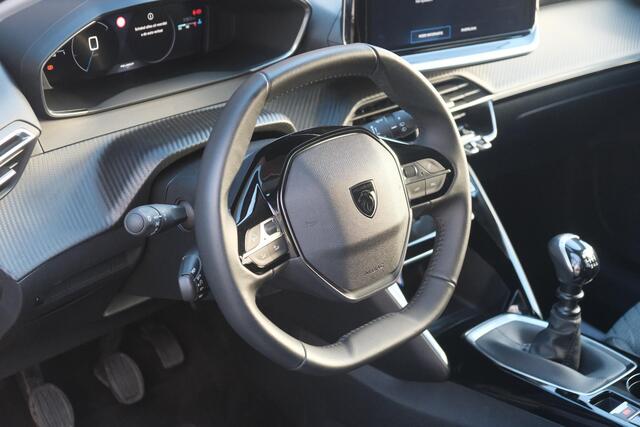 Peugeot 208 1.2 PureTech 100pk Allure | Navi | App Connect | Climate | Cruise | Camera | Dodehoek | PDC