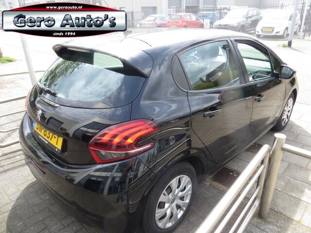 Peugeot 208 1.2 PureTech Active 5 drs nl-auto ,airco cruise control navigatie dab + etc