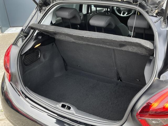 Peugeot 208 1.2 PureTech Signature - Navigatie - Parkeersensoren - Apple Carplay/Android Auto