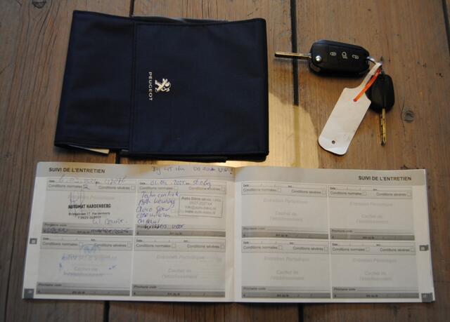 Peugeot 208 1.2 PureTech GT-line | AppleCarplay| Trekhaak| Navigatie| Airco