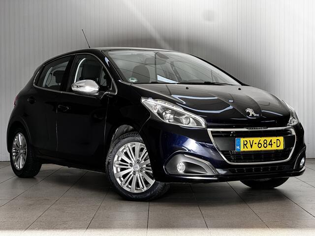 Peugeot 208 1.2 PureTech Blue Lease Executive /D-Riem Verv. 111.000KM! /Trekhaak! /Apple + Android /Navi /Climat /Cruise /Elek. pakket /Bluetooth /Regensensor /16"LMV /LED Dagrijverl. /PDC /Mistlampen.