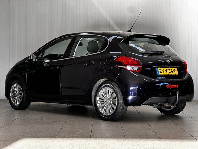 Peugeot 208 1.2 PureTech Blue Lease Executive /D-Riem Verv. 111.000KM! /Trekhaak! /Apple + Android /Navi /Climat /Cruise /Elek. pakket /Bluetooth /Regensensor /16"LMV /LED Dagrijverl. /PDC /Mistlampen.
