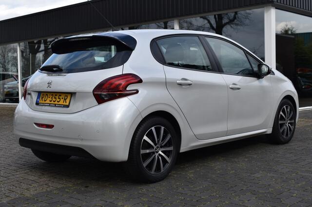 Peugeot 208 1.2 PureTech. Blue Lion NAVI CRUISE PDC CARPLAY