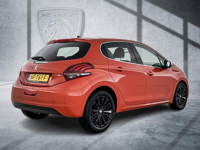 Peugeot 208 110 pk Allure | Rijklaar | Panoramadak | Lederen bekleding! | Apple Carplay | Parkeersensoren |