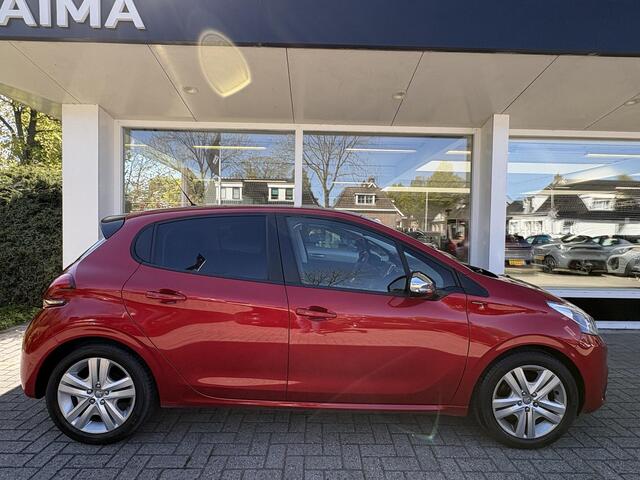 Peugeot 208 1.2I 82pk Signature | Trekhaak | Navigatie | Cruise Control | Parkeersensoren | Apple Carplay/Android Auto | Airco