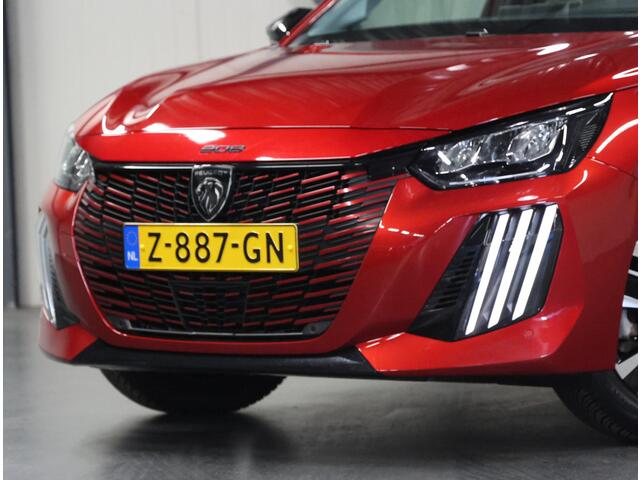 Peugeot 208 Hybrid 100PK e-DCS6 Allure | 1ste eigenaar | AppleCarplay/AndroidAuto | AUTOMAAT | Parkeersensoren | FULL LED | Navigatie | Lederen Stuurwiel | Climate Control | Cruise Control | 16" LMV | Isofix | Privacy Glass |