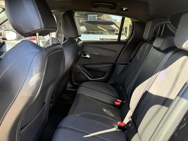 Peugeot 208 1.2T 100pk GT | Navigatie | Climate & Cruise Control | Parkeersensoren met Camera | AppleCarPlay/AndroidAuto |