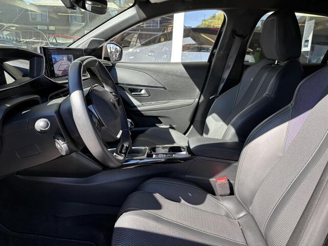 Peugeot 208 1.2T 100pk GT | Navigatie | Climate & Cruise Control | Parkeersensoren met Camera | AppleCarPlay/AndroidAuto |