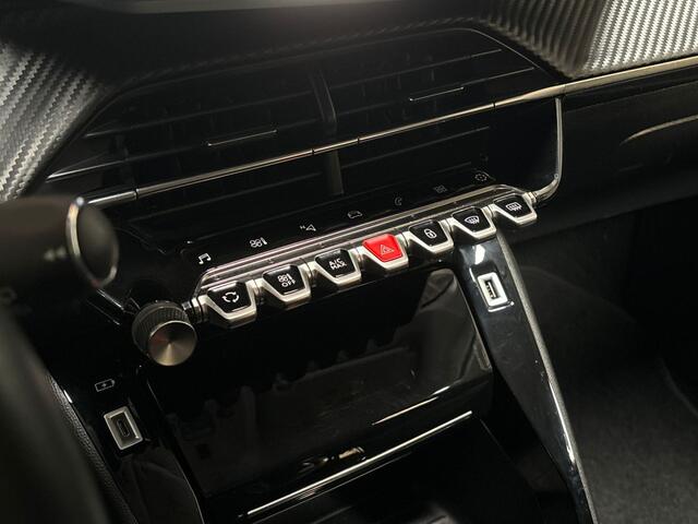 Peugeot 208 1.2 PureTech Allure Sport Automaat (VIRTUAL COCKPIT, APPLE CARPLAY, GROOT NAVI, 360 CAMERA, SPORTSTOELEN, LEDER, ADAPTIVE CRUISE, KEYLESS, NIEUWSTAAT)