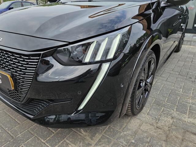 Peugeot 208 1.2 PureTech GT Pack stoelverwarming. led. apple carplay. cruise. pano.