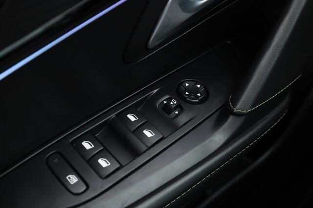 Peugeot 208 1.2 PureTech GT Pack | Rijklaar! | Orig. NL | Pano | Adapt. Cruise | Dig. Cockpit | Camera | NAV+App.connect | Keyless | LED | Dodehoek V