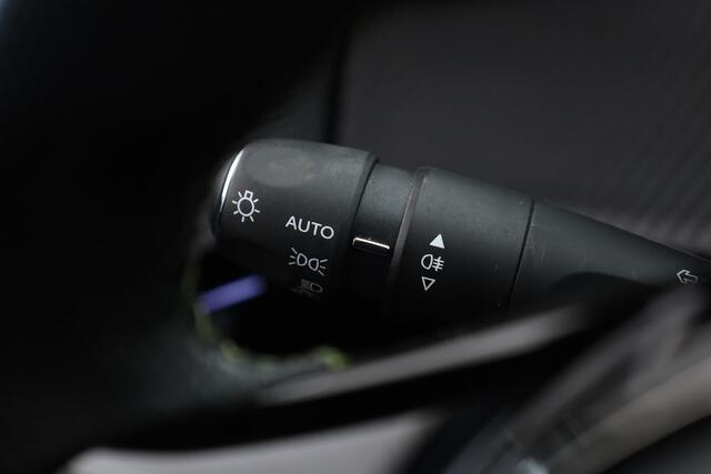 Peugeot 208 1.2 PureTech GT Pack | Rijklaar! | Orig. NL | Pano | Adapt. Cruise | Dig. Cockpit | Camera | NAV+App.connect | Keyless | LED | Dodehoek V