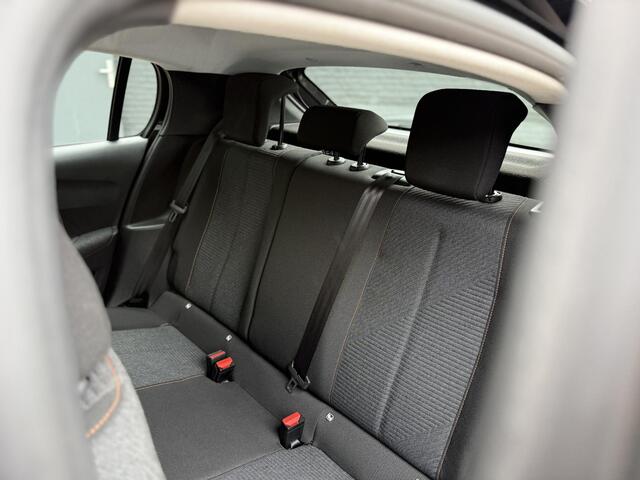 Peugeot 208 1.2 PureTech 100 Style l Navigatie l PDC l Carplay