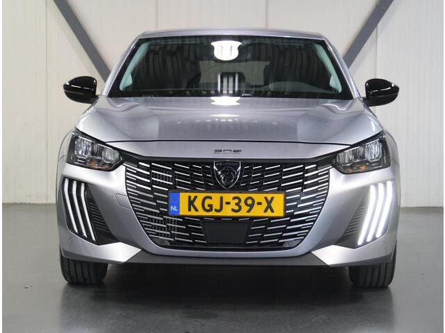Peugeot 208 1.2 100PK Allure | 1ste eigenaar | AppleCarplay/AndroidAuto | FULL LED | Lederen Stuurwiel | Climate Control | Cruise Control | 16" LMV | Isofix | Privacy Glass | Parkeersensoren |