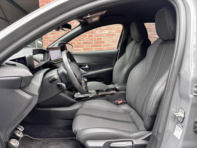 Peugeot 208 GT 1.2 Turbo 100pk | KEYLESS ENTRY | DODEHOEKBEW. | ADAPTIVE CRUISE | NAVI | 360° CAMERA | DRAADLOOS APPLE CARPLAY / ANDROID AUTO | ALL-SEASONBANDEN